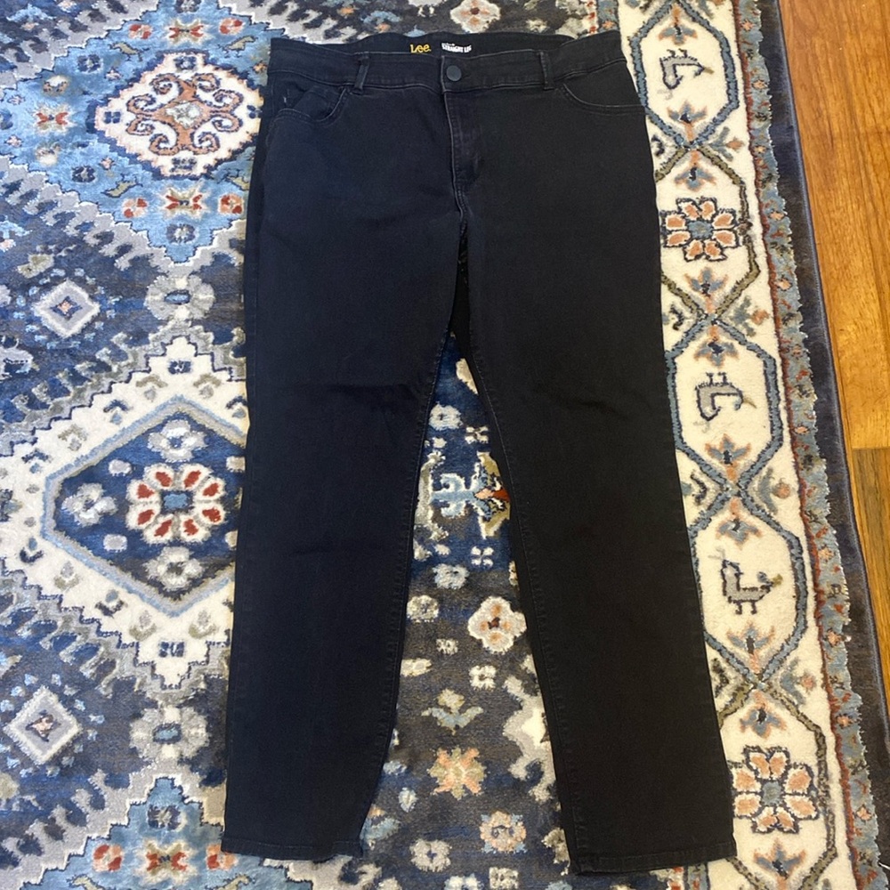 Lee Perfect Fit Straight Leg Black Jeans- Size 18W